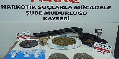 Kayseri'de uyuşturucu operasyonunda anne ve kızı yakalandı