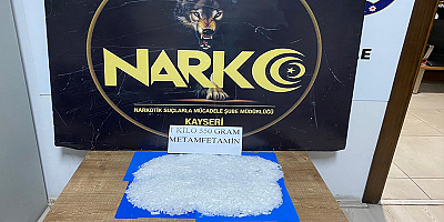 Kayseri'de uyuşturucu taşıdıkları otomobili yakmaya çalışan 3 kişi gözaltına alındı