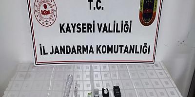 Kayseri'de uyuşturucu ticareti yaptıkları iddiasıyla 3 kişi yakalandı