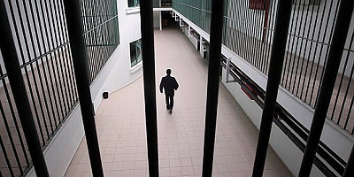 Kayseri'de uyuşturucu ticaretinden yargılanan 2 sanığa hapis cezası