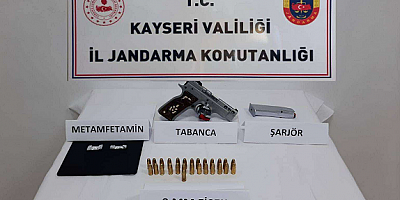 Kayseri'de üzerlerinde uyuşturucu ve tabanca bulunan 2 kişi gözaltına alındı