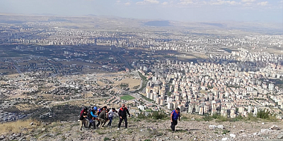 Kayseri'de yamaç paraşütü yaparken düşen 2 kadın yaralandı