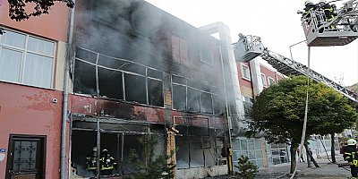 Kayseri'de yatak imalathanesinde çıkan yangın söndürüldü