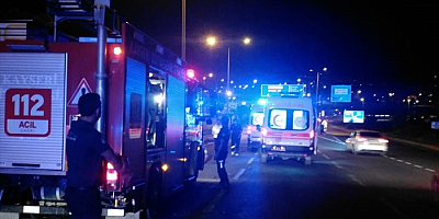 Kayseri'de yolcu otobüsü ile çarpışan otomobildeki 5 kişi yaralandı