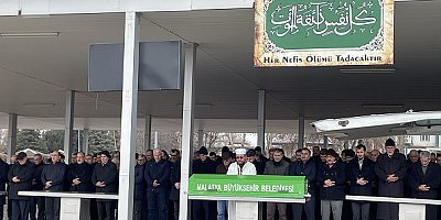 Kayseri'de yolcu otobüsünün devrildiği kazada ölen 3 kişinin cenazesi Malatya'da toprağa verildi