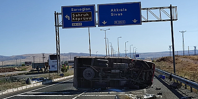 Kayseri'de yolcu otobüsüyle kamyonetin çarpıştığı kazada 3 kişi yaralandı