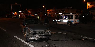 Kayseri'de zincirleme trafik kazasında 4 araç çarpıştı