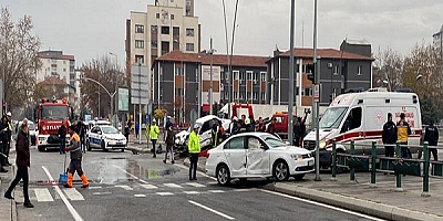 Kayseri'de zincirleme trafik kazasında 5 kişi yaralandı