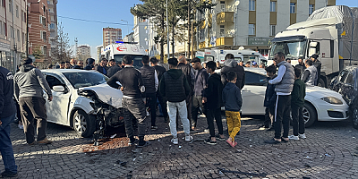Kayseri'deki trafik kazasında 3 kişi yaralandı