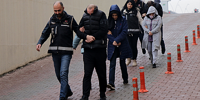 Kayseri merkezli dolandırıcılık operasyonunda 4 şüpheli adliyede