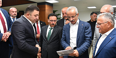 Kayseri OSB Başkanı Yalçın, Bakan Uraloğlu’na Sanayicinin Taleplerini İçeren Dosya Sundu