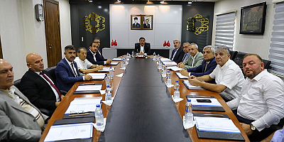 Kayseri Valisi Gökmen Çiçek, sanayicilerle bir araya geldi