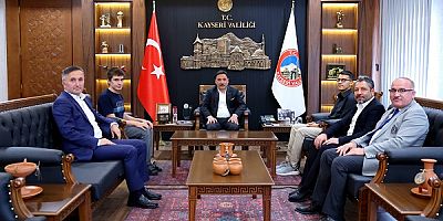 Kayseri Valisi, YKS'de Başarı Gösteren Öğrencileri Kabul Etti