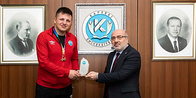 KAYÜ öğrencisi Üniversiteler Boks Ünilig Türkiye Şampiyonası'nda 3. oldu