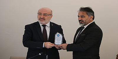 KAYÜ Rektörü Prof. Dr. Karamustafa basın mensuplarıyla buluştu