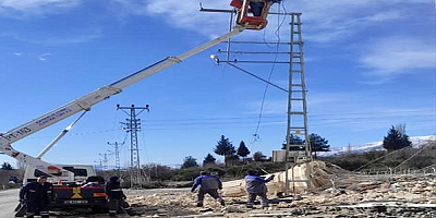 KCETAŞ, Kahramanmaraş'ta enerji hatlarını onarıyor