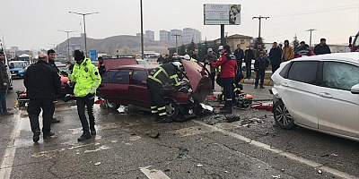 Kırıkkale'de zincirleme trafik kazasında 5 kişi yaralandı