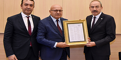 KTO Başkanı Ömer Gülsoy mazbatasını aldı