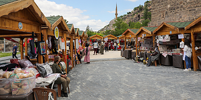 Maharetli eller yaza merhaba diyecek