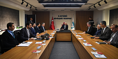 Memduh Büyükkılıç'a 'Ulaşım Ağları Ve Aktarma Sistemleri' Sunumu