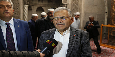 Memduh Büyükkılıç, Bayram Namazı Sonrası Vatandaşla Bayramlaştı