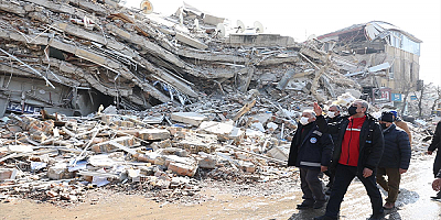 Memduh Büyükkılıç, Beldiye Başkanı Güngör ile görüştü