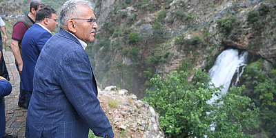 Memduh Büyükkılıç'tan 2022 Yılında 16 İlçeye 100 Kez Ziyaret