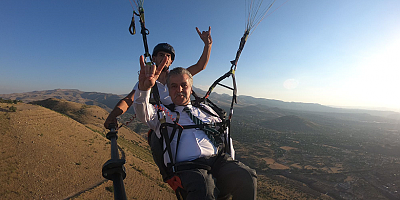 MHP İl Başkanı İncetoprak yamaç paraşütü ile uçtu