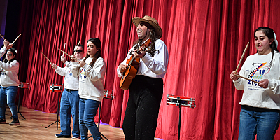 Mikrofonu Eline Alan Özel Çocuklardan Unutulmaz Bir Performans