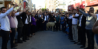 Milletvekili Baki Ersoy MHP İl Başkanlığını ziyaret etti