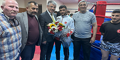 Milletvekili Çopuroğlu, Elit Büyükler Dünya Muaythai Şampiyonası birincilerini kutladı