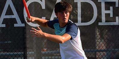 Milli tenisçi Atakan Karahan, Avustralya Açık Gençler Turnuvası'nda ikinci tura yükseldi
