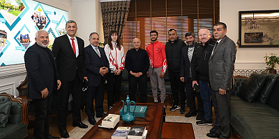 Mustafa Yalçın Dünya 2.'si sporcuları makamında agırladı