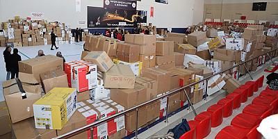 Mustafa Yalçın'ın girişimleriyle Avrupa'dan 5 tır yardım mahzemesi geldi