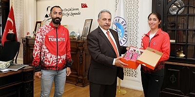 Mustafa Yalçın : İnşallah bu ayakkabılarla altın madalyaya koşarsın