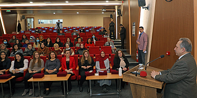 Mustafa Yalçın Kadın personelle buluştu