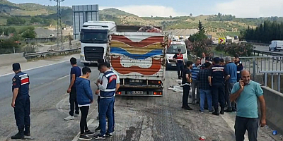 Osmaniye'de tarım işçilerini taşıyan kamyonet devrildi, 15 kişi yaralandı