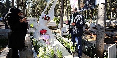 Özgecan Aslan ölümünün 7. yılında mezarı başında anıldı