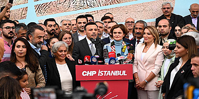 Özgür Çelik, CHP İstanbul İl Başkanlığını törenle devraldı