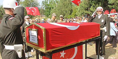 Pençe-Kilit Harekatı bölgesinde şehit olan askerin cenazesi Hatay'da defnedildi