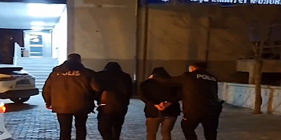 Pınarbaşı ilçesinde dükkan camlarını kıran ve bir aracın tekerlerini kesen 2 kişi yakalandı