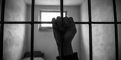  Pınarbaşı ilçesinde kız kardeşi ile komşusunu öldürüp yengesini yaralayan sanığa 35 yıl hapis cezası