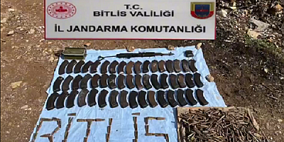 PKK'lı teröristlerce araziye gizlenmiş çok sayıda silah ve mühimmat ele geçirildi
