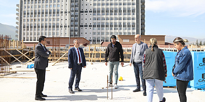 Rektör Altun, ERÜ Acil Ek Binasının Birinci Etap İnşaatında İncelemelerde Bulundu