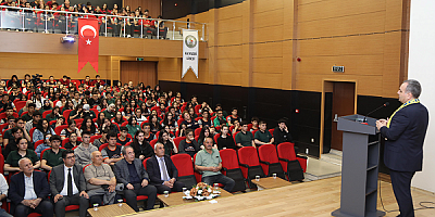Rektör Prof. Dr. Altun, Kayseri Lisesi’nde  Öğrenciler ile Bir Araya Geldi