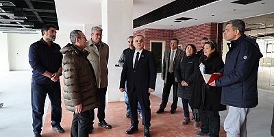 Rektör Prof. Dr. Altun, Yenileme Çalışması Devam Eden Kütüphane Binasını İnceledi