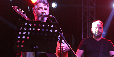 Sanatçı Ali Kınık, Kayseri'de konser verdi