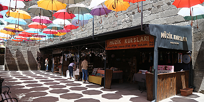 Sanatçılar Sokağı, Ziyaretçilerini Bekliyor