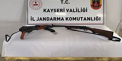 Sarız'da bir evde uzun namlulu silah ve av tüfeği bulundu