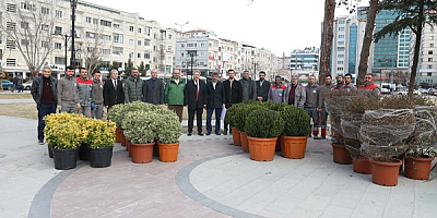 “Şehir merkezine nefes olacak parkımızda peyzaj çalışmaları başladı”